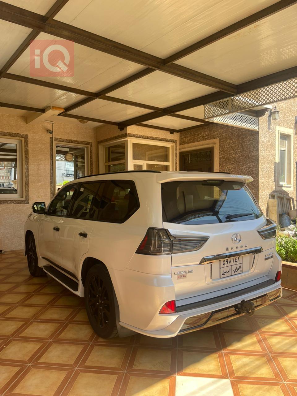 Lexus LX